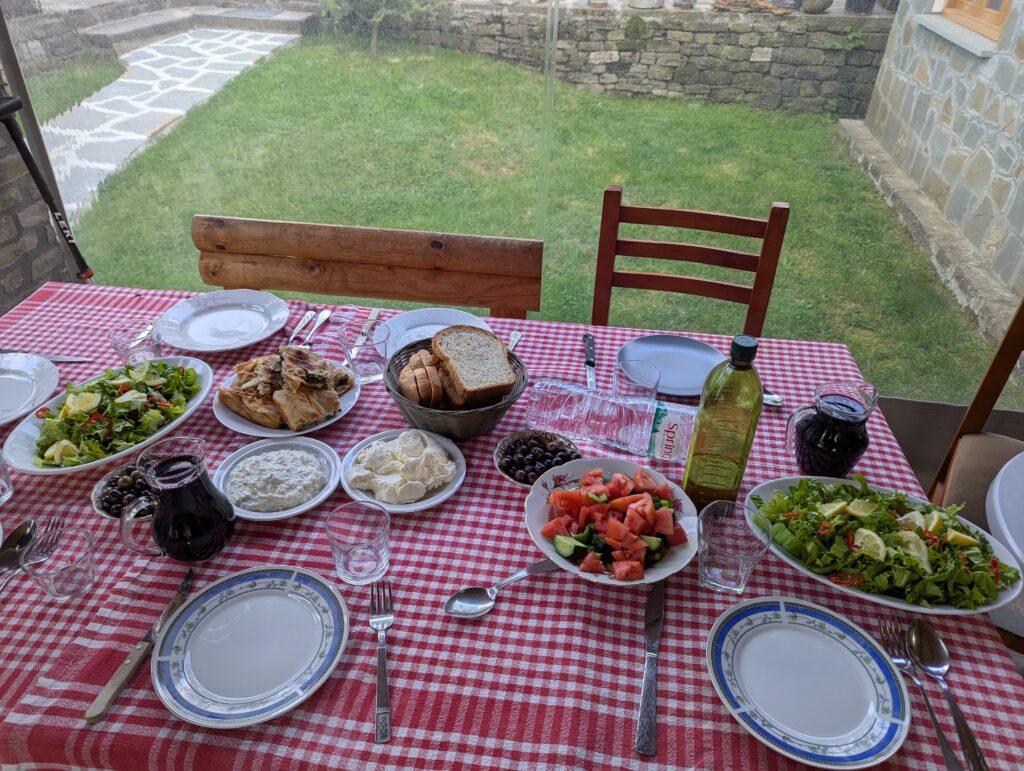 Essen in den Gipfeln des Balkans