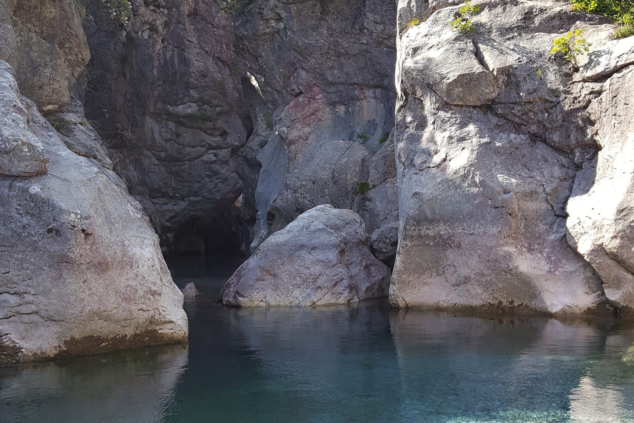Nderlyse Shala-rivier natuurlijke zwembaden Peaks of the Balkans