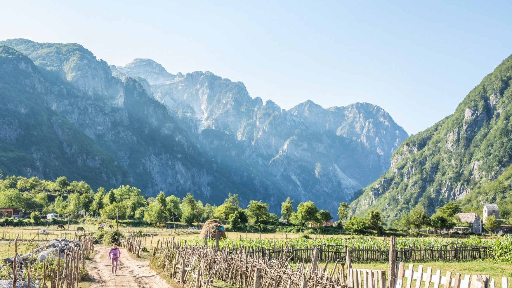 Theth dal Albanese Alpen Peaks of the Balkans